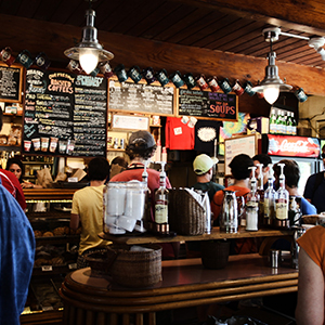 Classy Bar/Restaurant - Warm Ambience, Food and Drinks